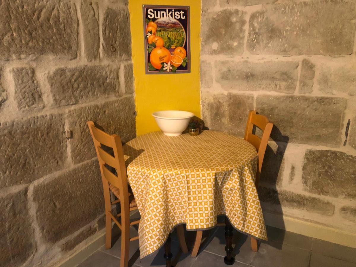 Charming One Bedroom Apartment In Brive Center Екстер'єр фото